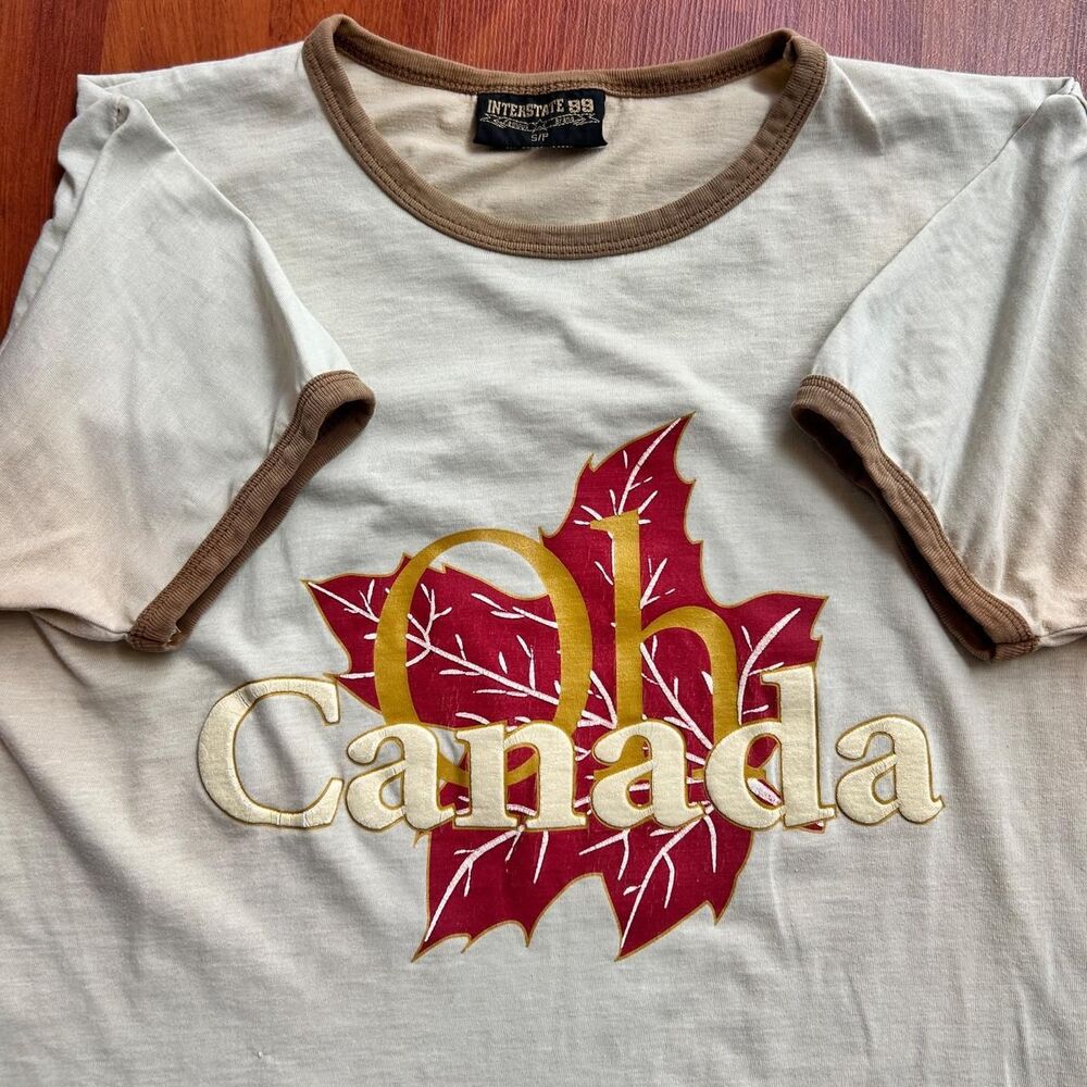 VTG 90s “Oh Canada” maple leaf ringer y2k cropped fit tee shirt